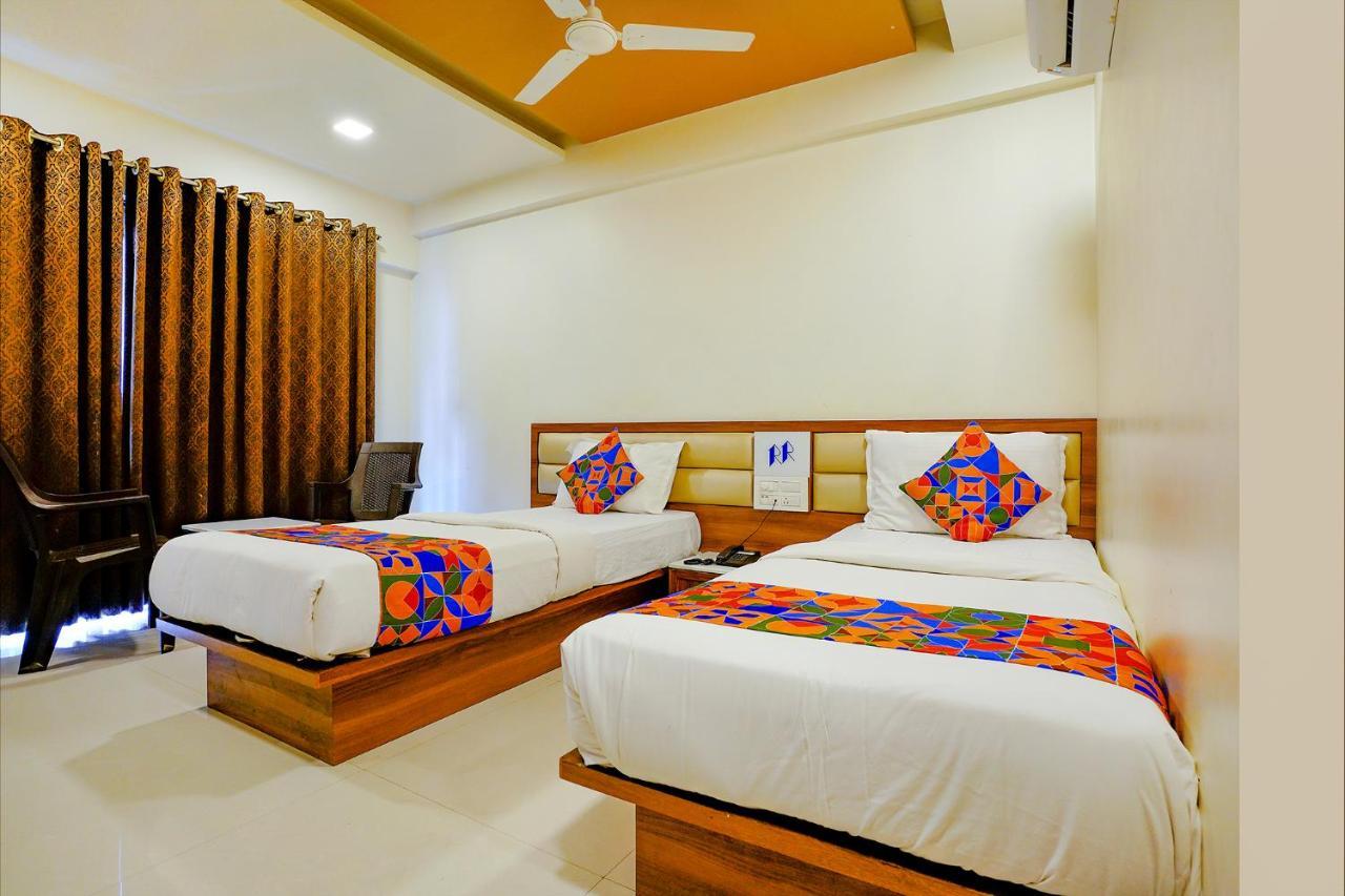 Fabhotel Ramjis Residency 나식 외부 사진