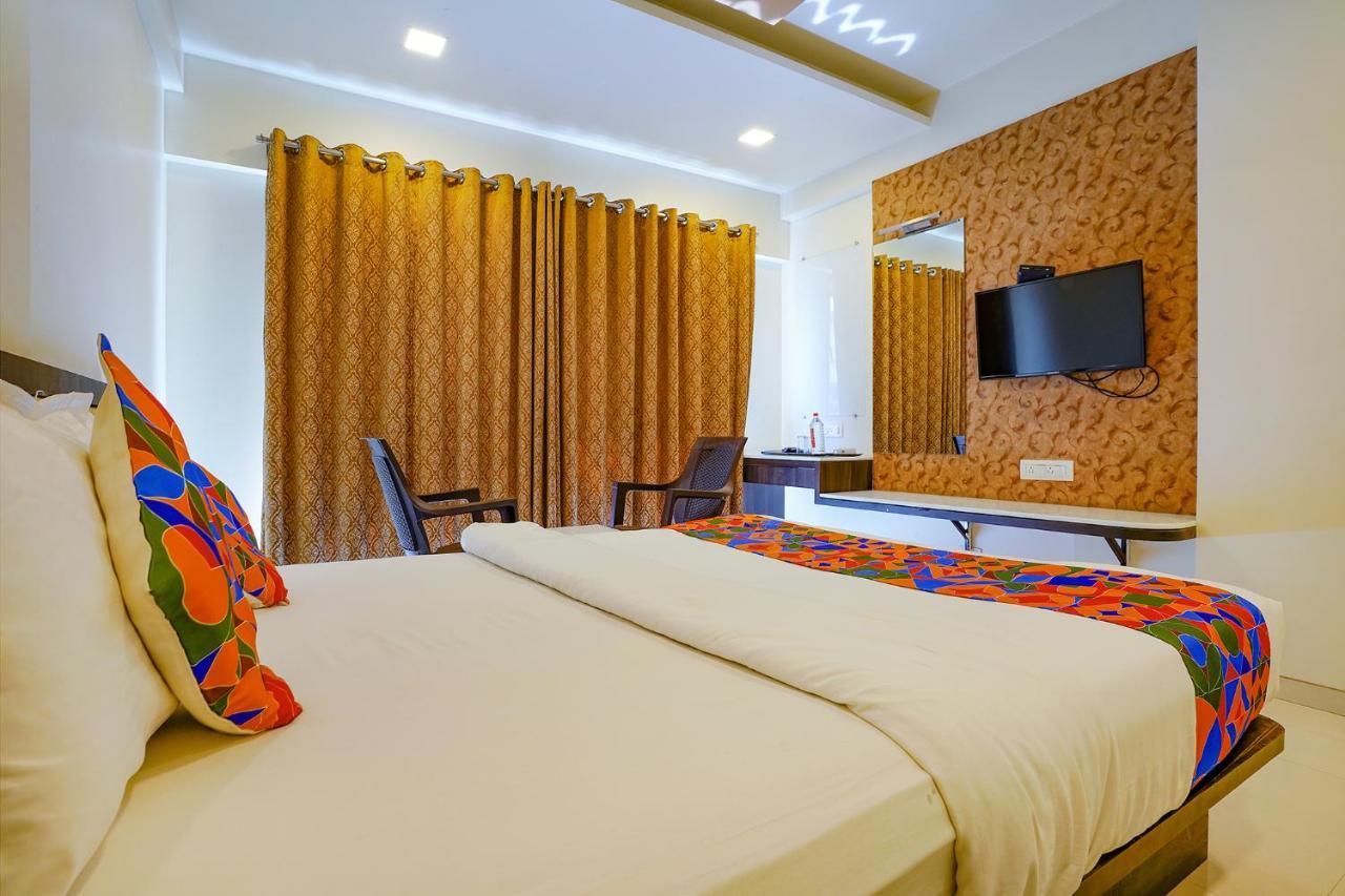 Fabhotel Ramjis Residency 나식 외부 사진