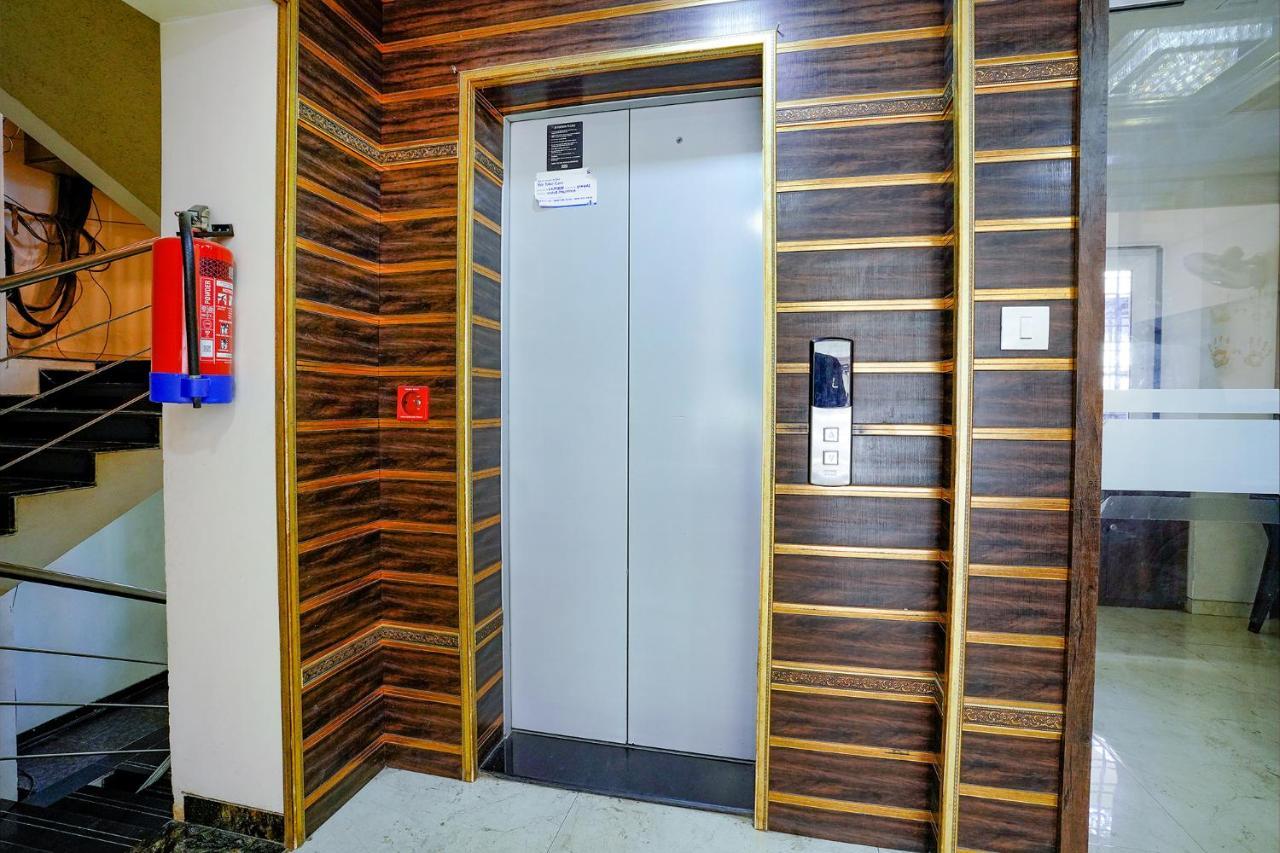 Fabhotel Ramjis Residency 나식 외부 사진