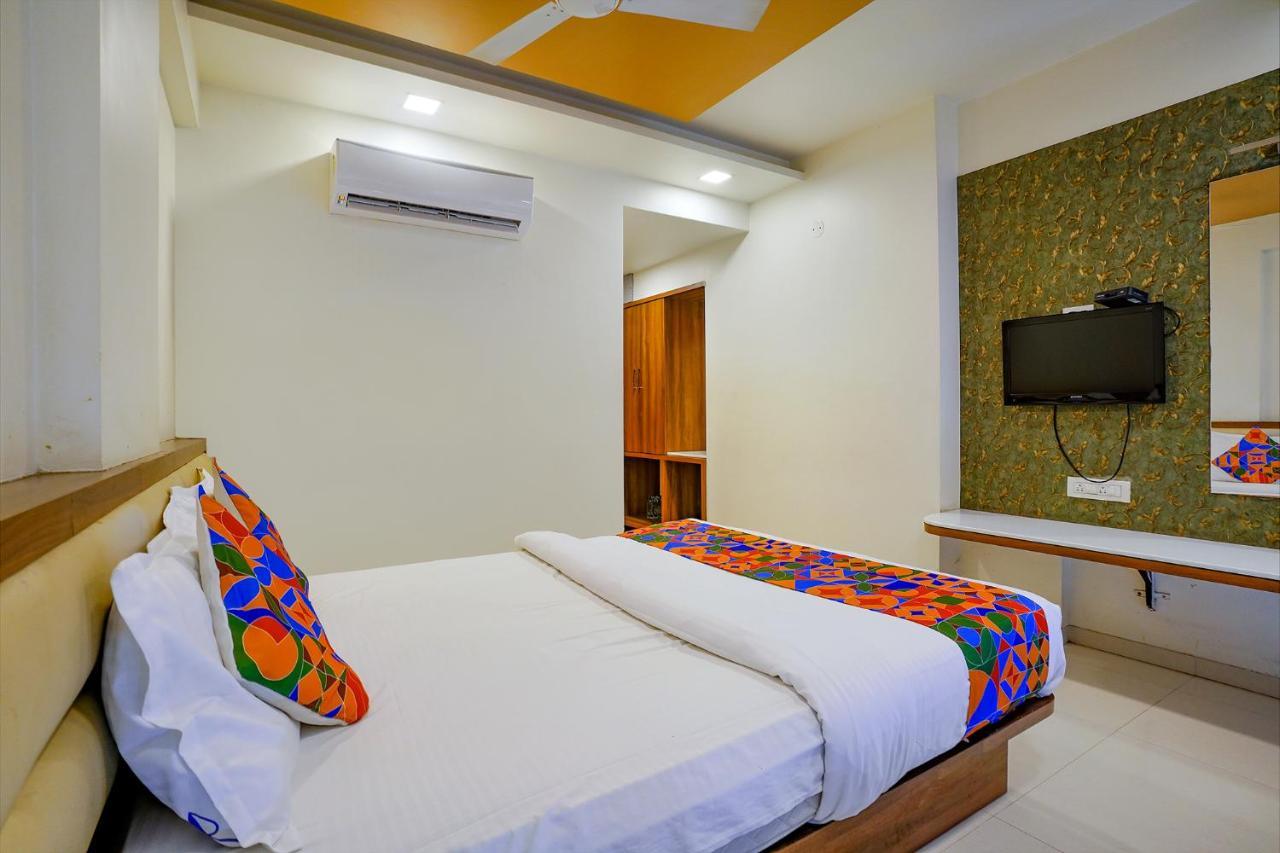 Fabhotel Ramjis Residency 나식 외부 사진